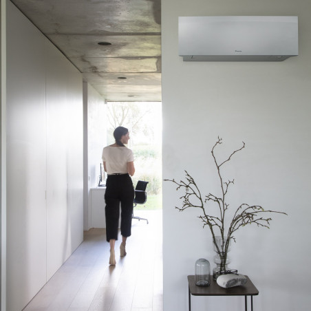 Daikin Emura 3 FTXJ25AS + RXJ25A – Stijlvolle en Efficiënte Wandairconditioning